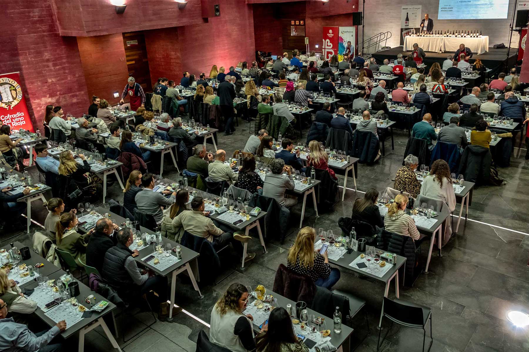 Colaboramos en la cata solidaria 'Rioja con Corazón', celebrada en el CCR